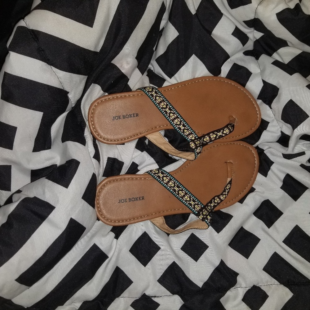 Size 6 boho tribal print sandels/flip flops